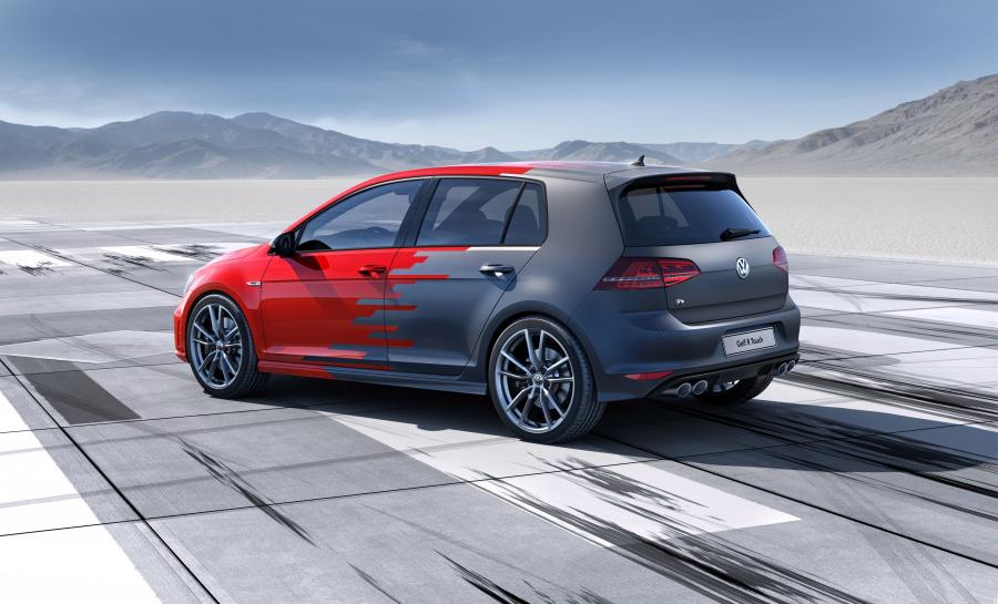  Volkswagen Golf R Touch Concept 2015 года  (фото 2 из 20)